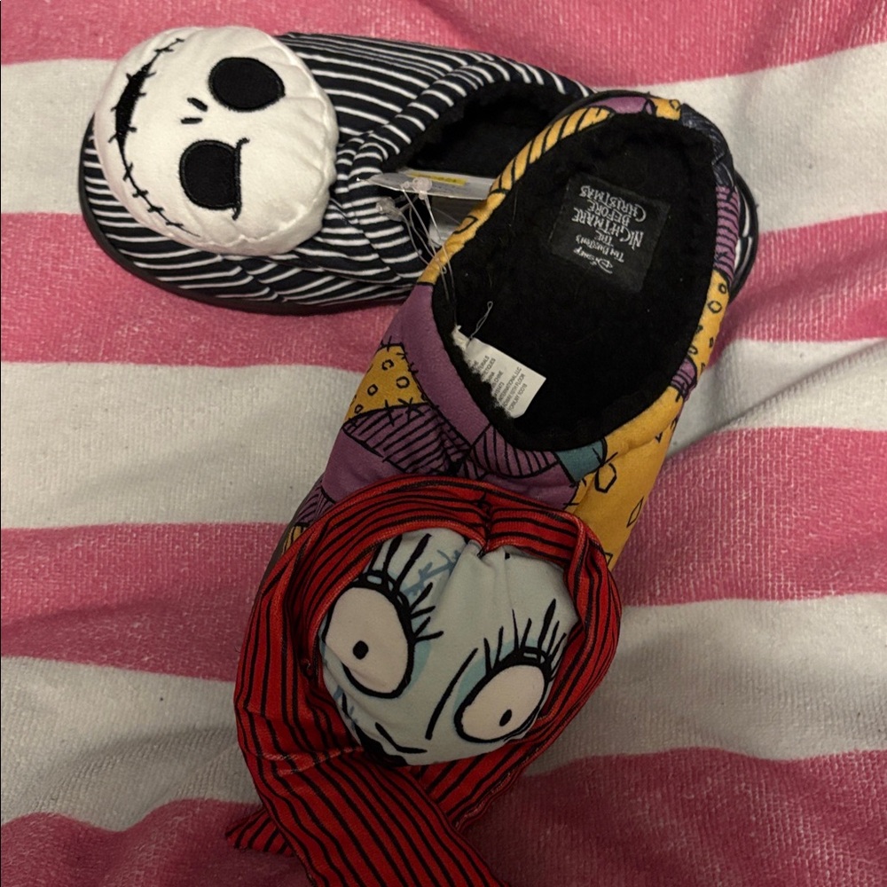 Disney Nightmare Before Christmas womens Slippers - Red, Black, and White - Picture 2 of 4
